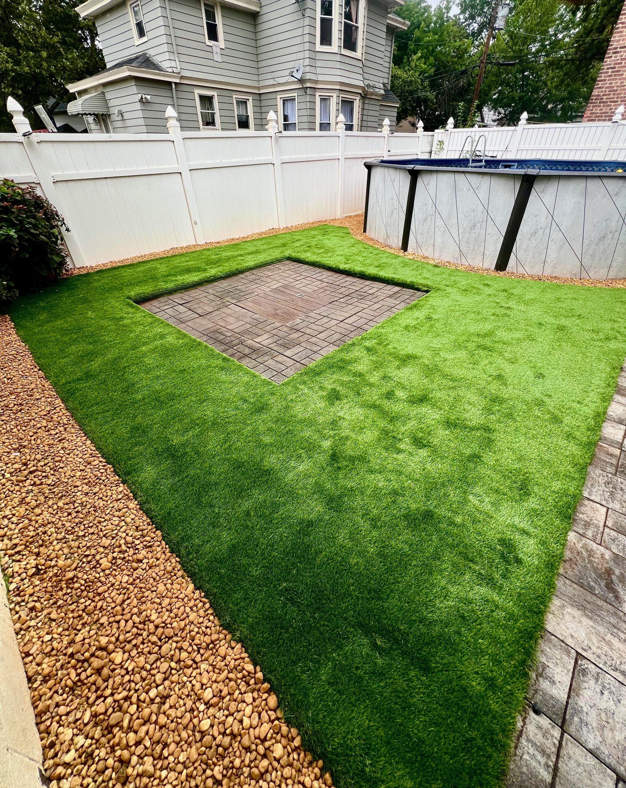 Maxisa Outdoor Living space construction